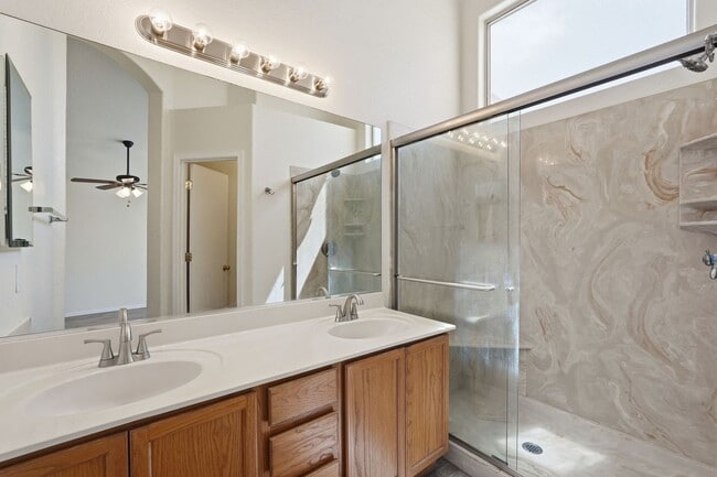 Building Photo - 3 Bedroom Home in Bridlewood!