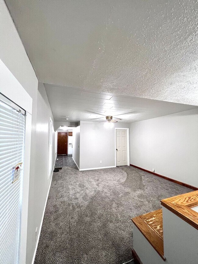 Building Photo - Cute South Omaha 2 bed, 1 bath beauty for only $1,250! COMING SOON!