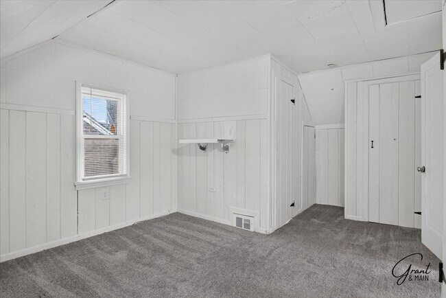 Building Photo - 14800 Tacoma St