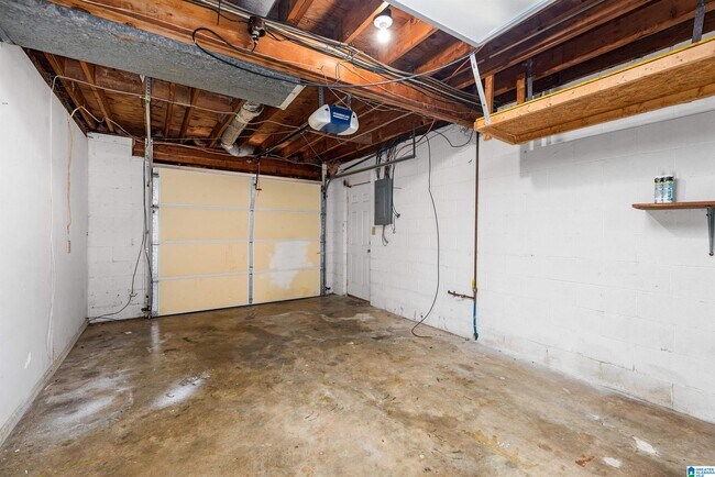 Building Photo - 3009 Burkwood Rd