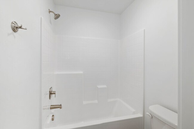 Building Photo - Move-In Ready Elegance - 4 Bedrooms! Pet Fridley!