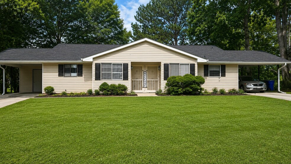 Building Photo - 1749 Rocky Ridge Dr NW