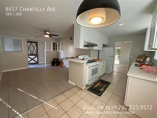 Building Photo - 8657 Chantilly Ave