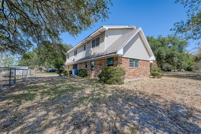 Building Photo - 16711 Hwy 90 Alt