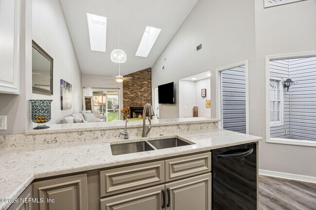 Building Photo - 12036 Arbor Lake Dr