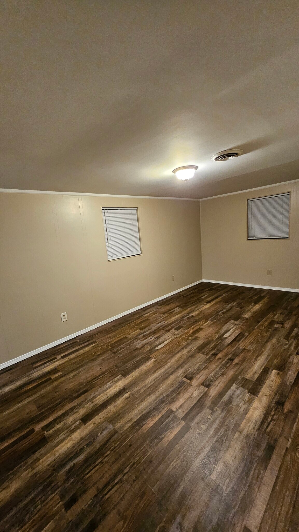 Building Photo - 134 Bates St NE