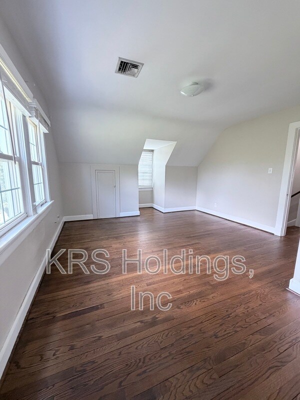 Building Photo - 2709 Old Forest Rd