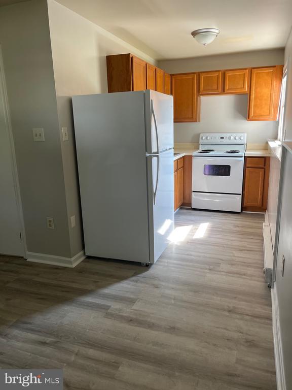 Building Photo - 7889 Main St