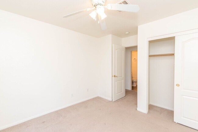 Building Photo - Available! 2 Bedroom Townhome inside Pacif...