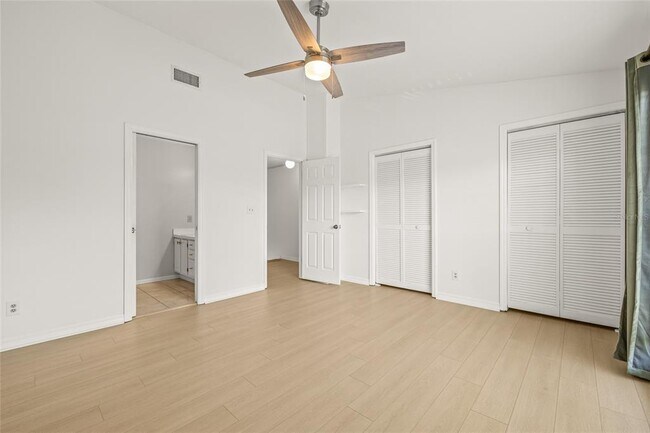 Building Photo - 609 S Glen Ave