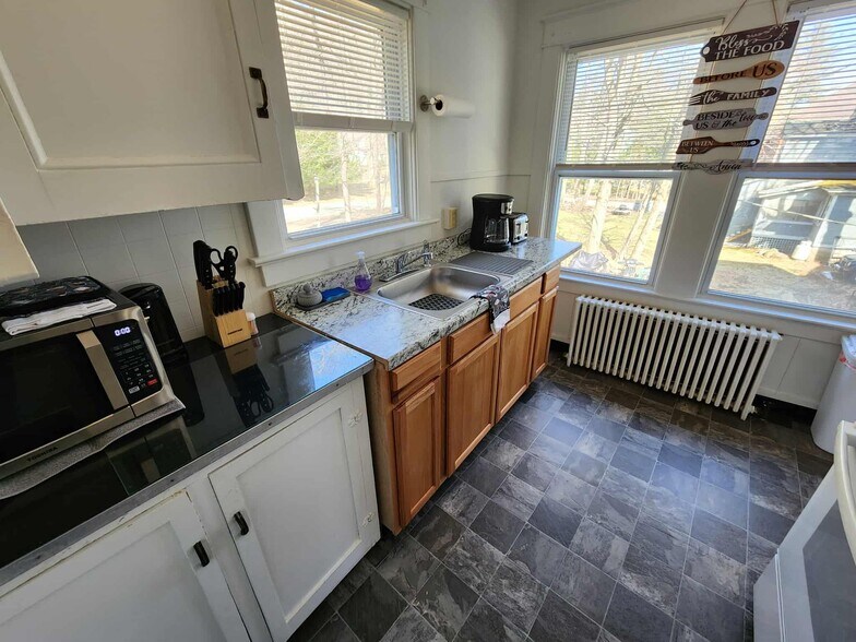 Building Photo - 145 Park Ave