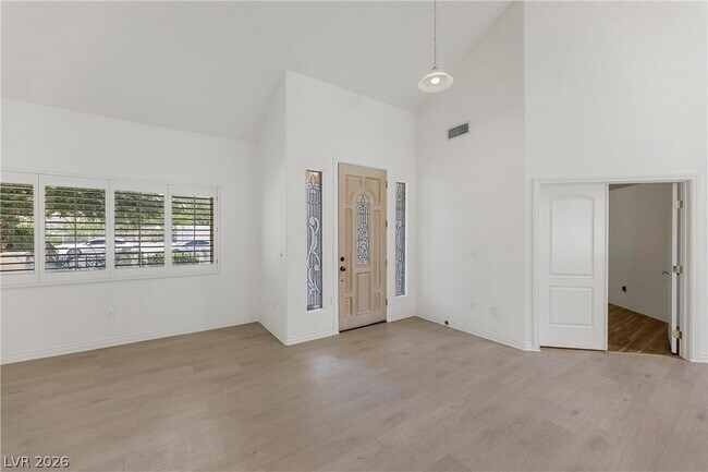 Building Photo - 8133 Horizon Lake Dr