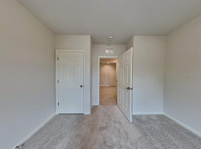 Building Photo - 904 English Oaks Ct