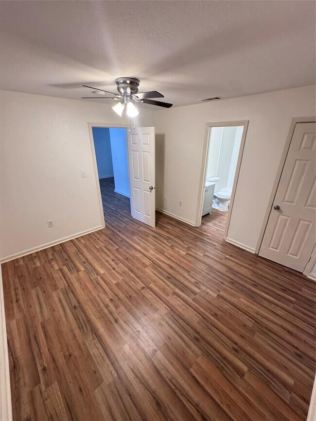 Building Photo - 8207 Sam Rayburn Dr