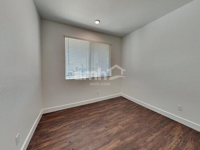 Building Photo - 17166 W Lawrence Ln