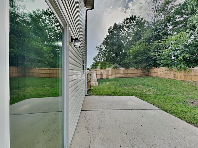 Building Photo - 2305 Apple Glen Ln