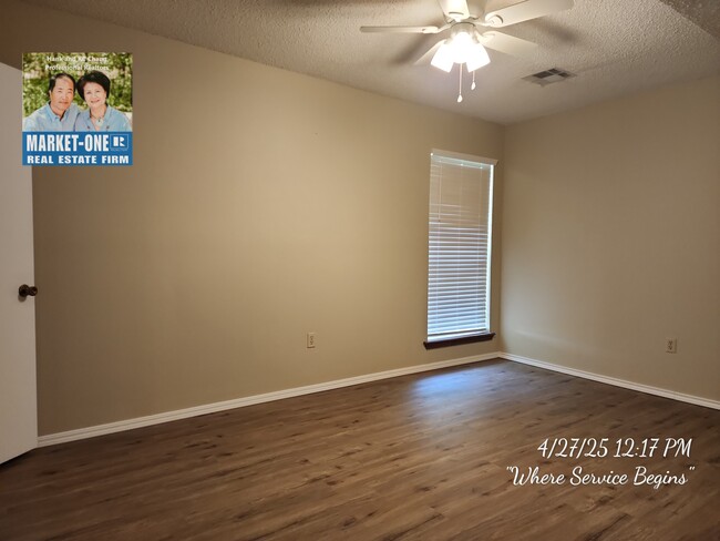 Building Photo - 2810 NE Shelter Creek Dr