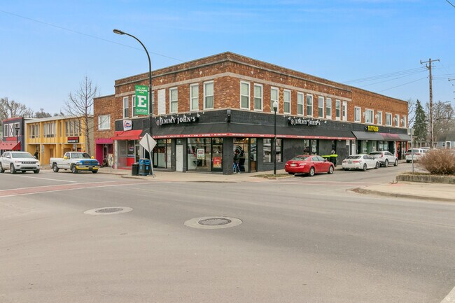 Primary Photo - 533-537 W Cross St