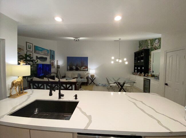 Building Photo - 9124 Sun Terrace Cir