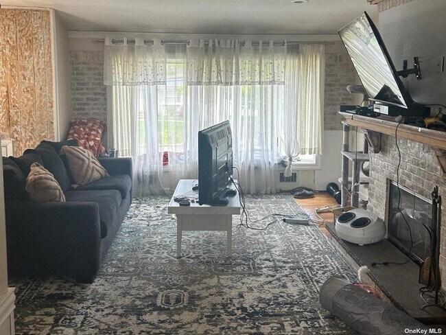 Building Photo - 106 Jordan St