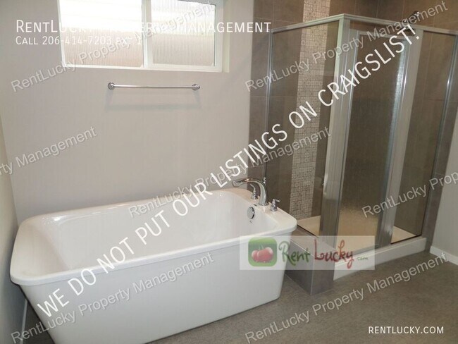 Building Photo - 24520 95th Pl S