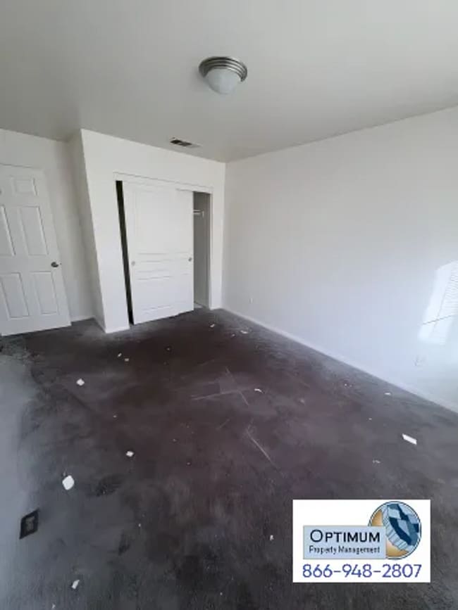 Building Photo - Beautiful 4-bedroom, 3-bathroom two-story home located in a desirable HOA community