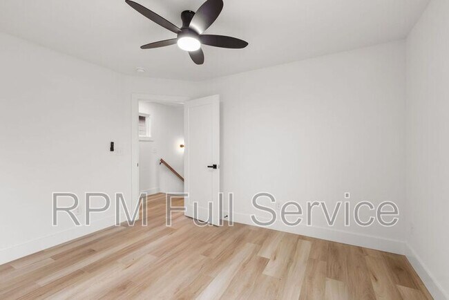 Building Photo - 1715B Heiman Street