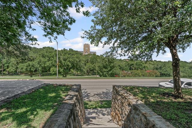 Building Photo - 2611 McCart Ave