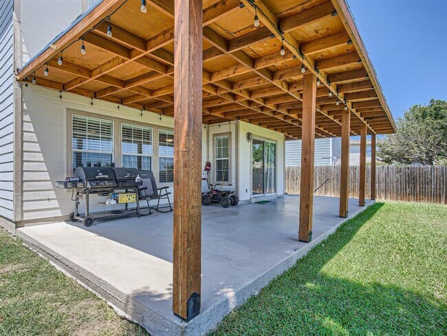 Building Photo - 13129 Thome Valley Dr