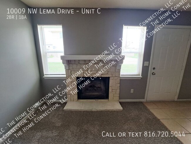 Primary Photo - Clean and Spacious - 2 bed, 1 bath, 1 car ...