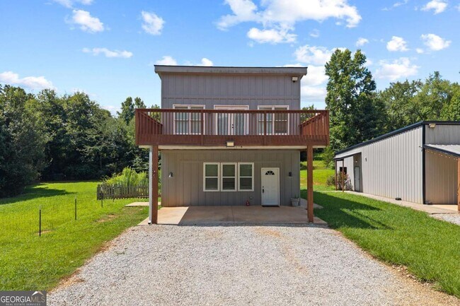 Building Photo - 221 Columbus Dr