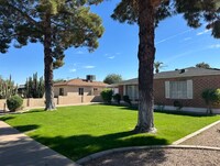 Building Photo - Spacious 2 Bed / 2 Bath Main-Floor Home in Phoenix, AZ