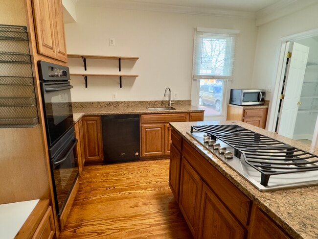 Building Photo - 625 Goldsborough St