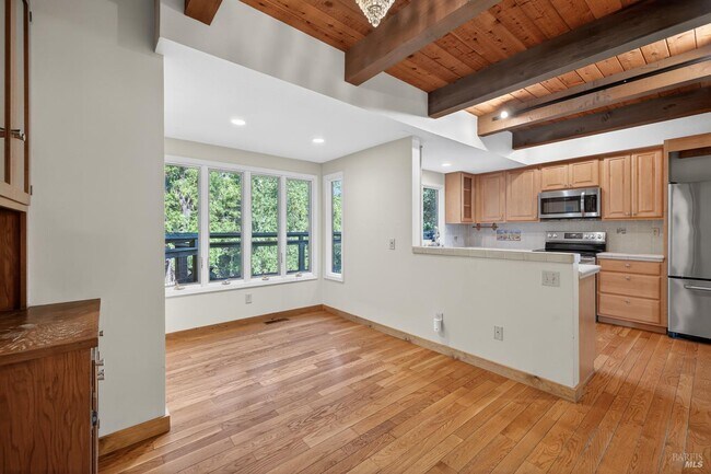 Building Photo - 2299 Sobre Vista Rd