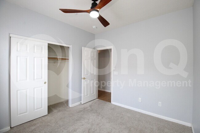 Building Photo - 525 N Miller Rd
