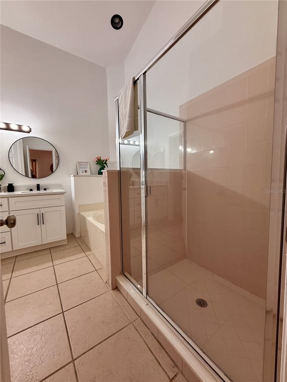 Building Photo - 605 Rochester Loop