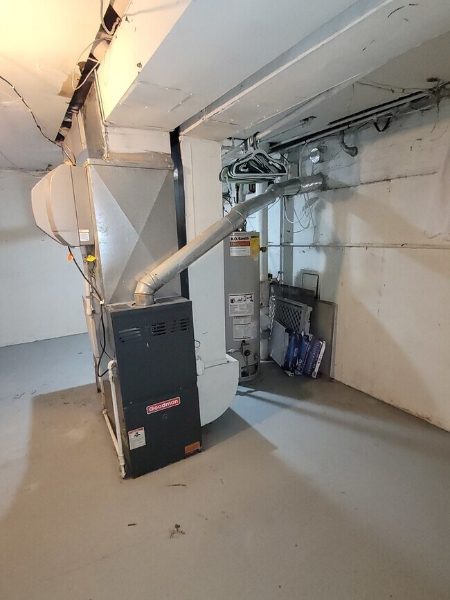 Building Photo - 4643 Church St