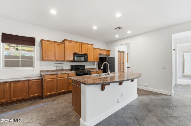 Building Photo - 15391 W Dreyfus St