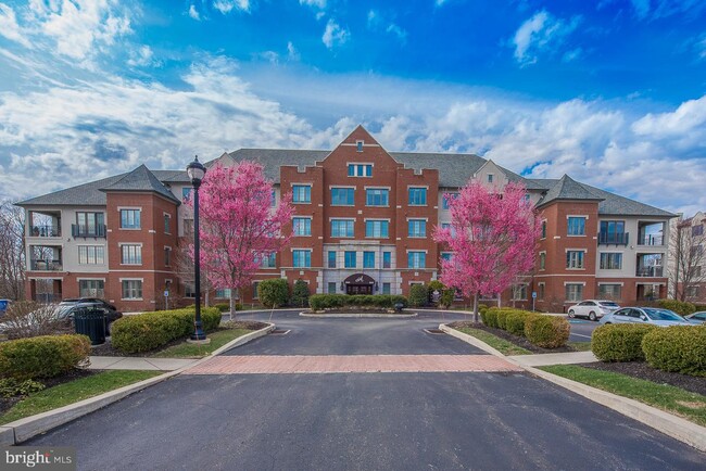 Building Photo - 5303 Parkview Dr