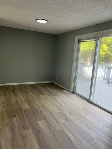 Building Photo - 72 Dorchester Cir