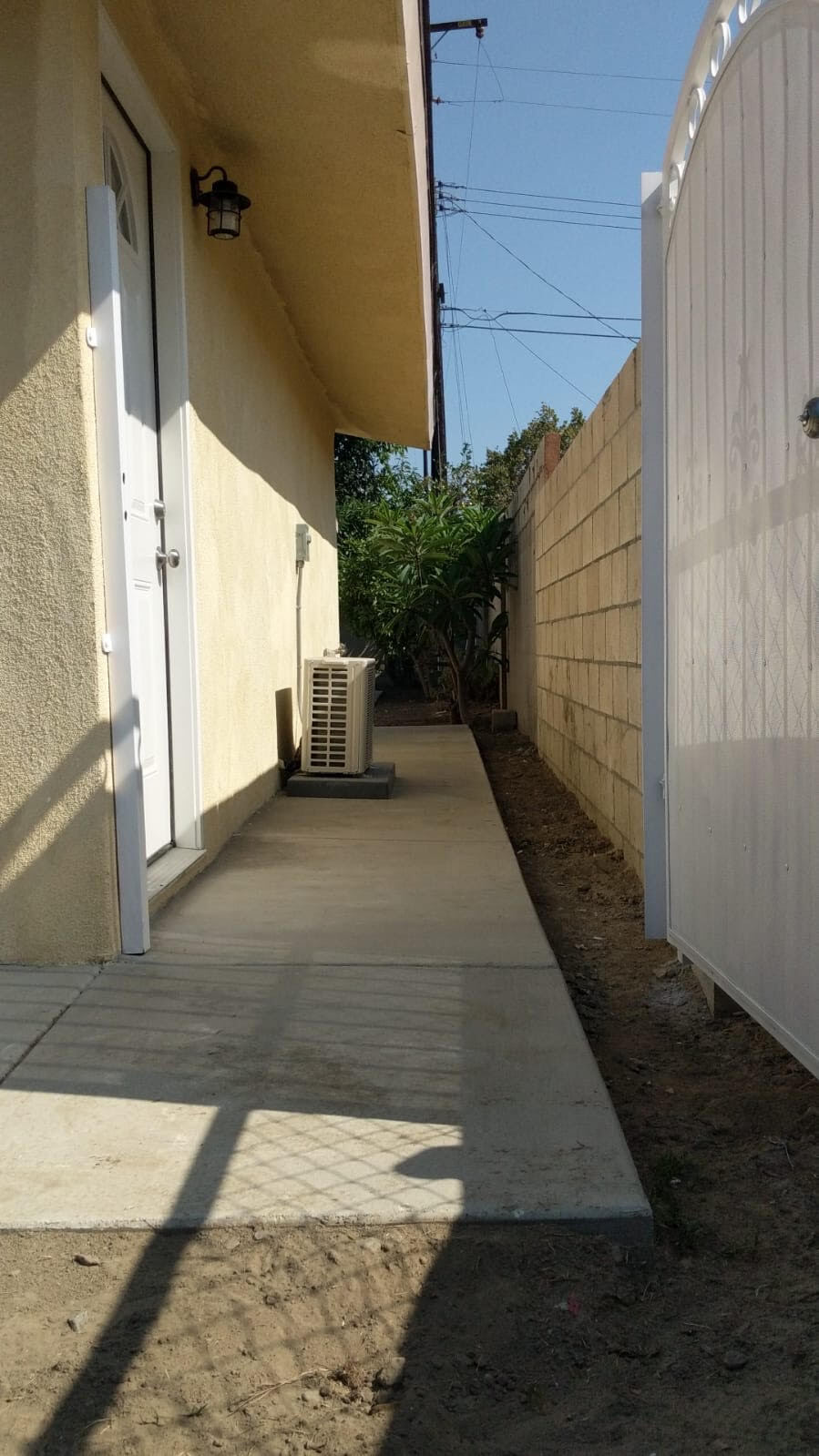 Building Photo - 4221 W Roberts Dr