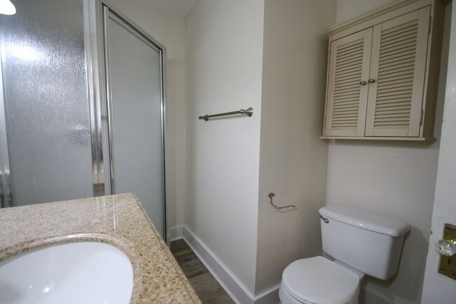 Building Photo - (("Wake Up in a Home YOU Love")) 2/2 STUNNING House Close to Exciting Downtown Fort Worth! An ABS...