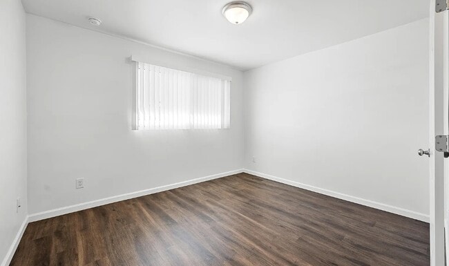 Building Photo - 1720 E Hermosa Dr