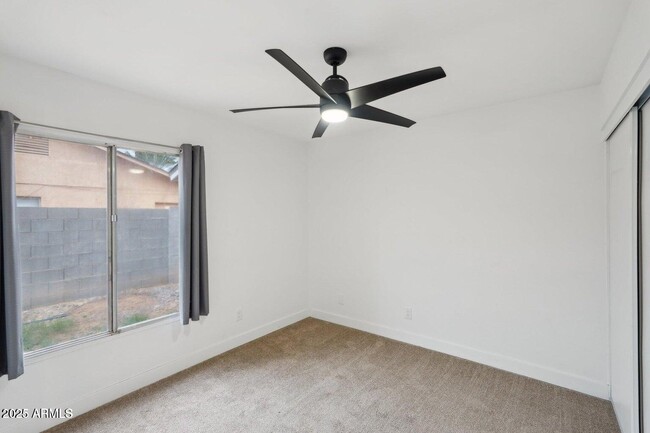 Building Photo - 3701 W Evans Dr