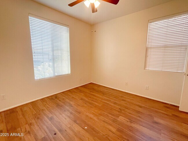 Building Photo - 4015 E Sourwood Dr