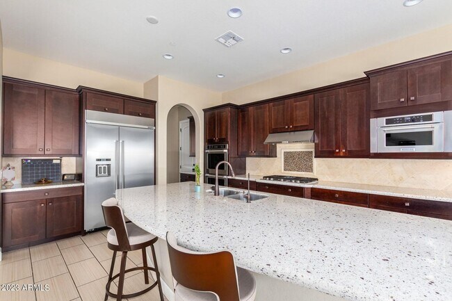 Building Photo - Gorgeous 5 bed 4.5 bath single level home in Scottsdale