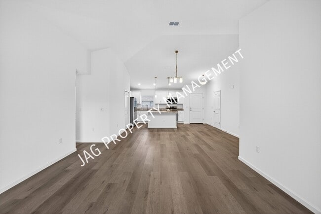 Building Photo - 251 Vin Rose Cir SE