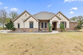 Building Photo - 251 Hlavek Rd