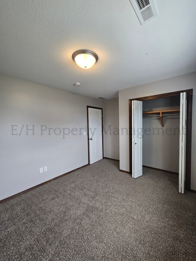 Building Photo - 5917 Millsboro St
