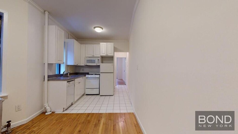 Primary Photo - 241 E 38th St